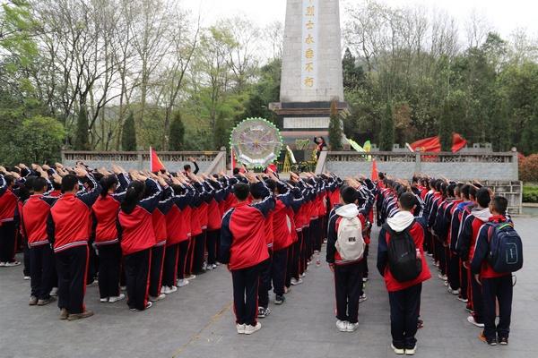 湖南省农信联社益阳办事处：大雪送寒意，慰问暖人心