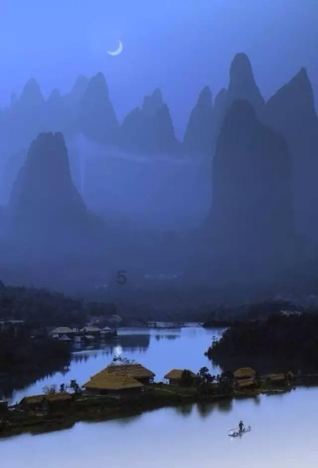 逃离废弃高校